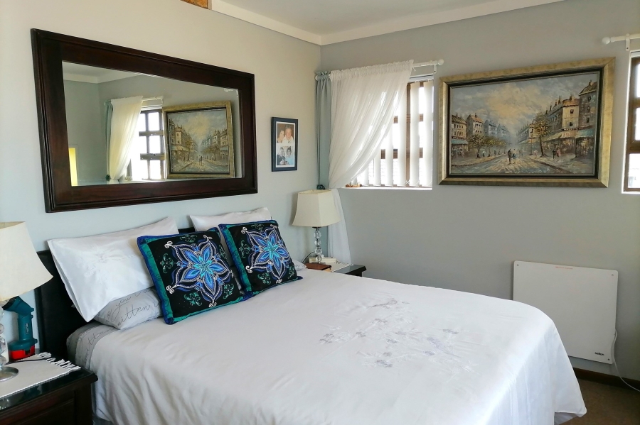 5 Bedroom Property for Sale in Stilbaai Wes Western Cape